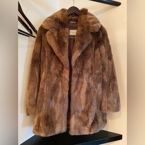 NWOT!! Abercrombie& fitch Women Faux fur Coat, Size s